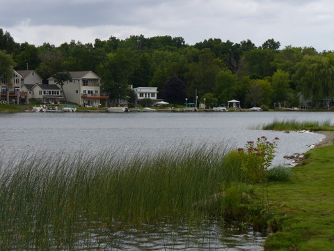 Lakefront homes for sale on Brighton Lake in Brighton Twp. Mi